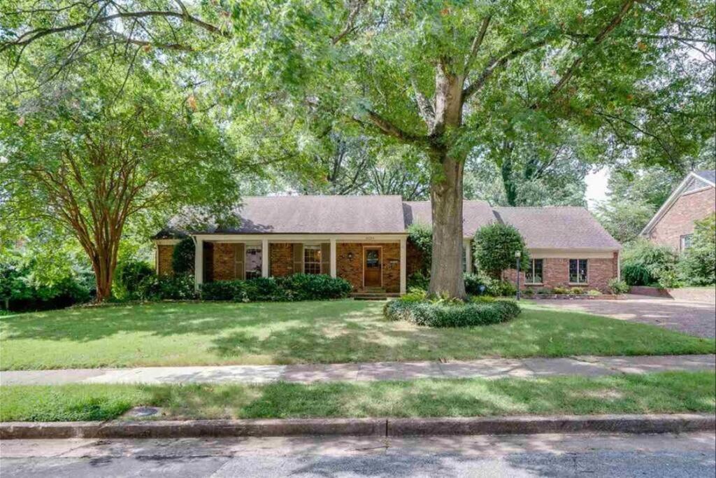 Elegant 6 Bedroom Home In Heart Of Memphis Exterior foto